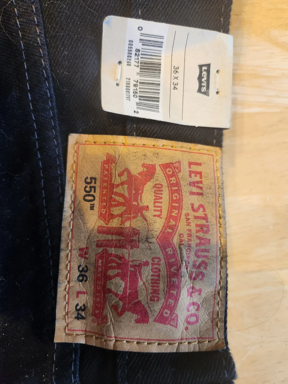 Levi's 550 Straight Leg Jeans in Dark Brown